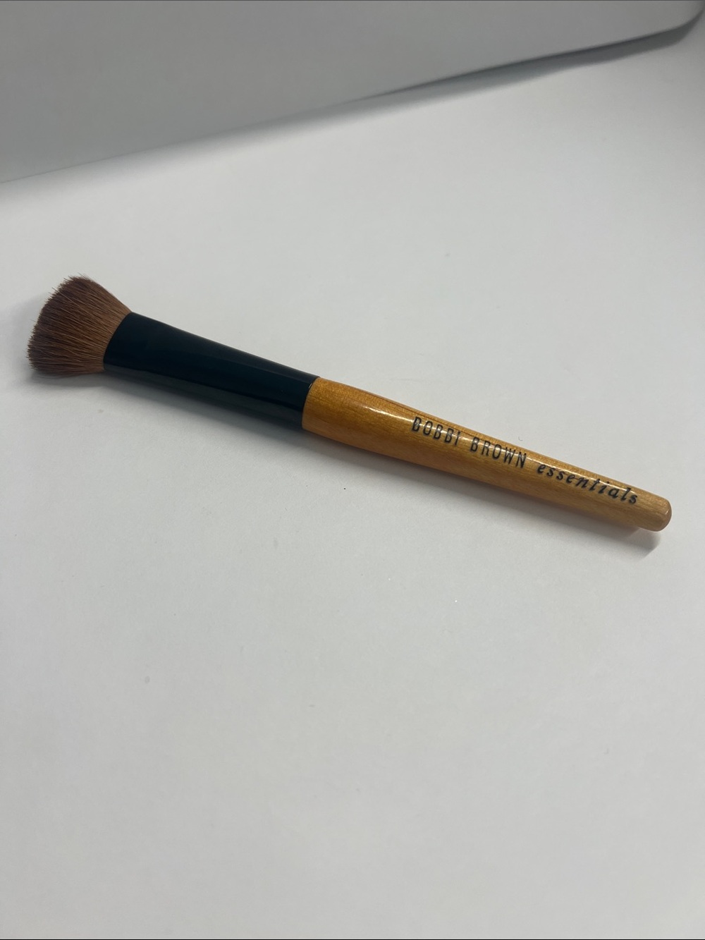 Bobbi Brown Essentials Wood Handle Shader Brush
